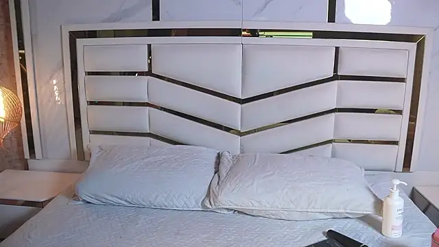 luciana agudelo online show from March 2026 07:20:02 PM