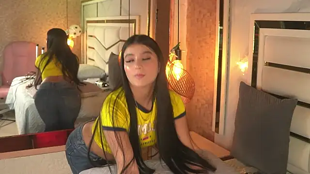 luciana agudelo online show from June 2026 07:23:01 PM
