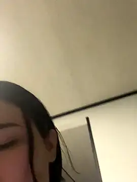 Snapshot of monserrat_cutte chatting on December 2025 11:45:01 PM monserrat cutte online show from December 2025 11:45:01 PM