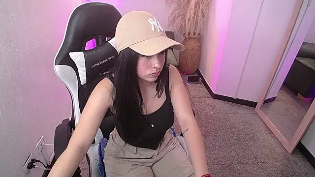 vallolett online show from November 2025 07:24:02 PM