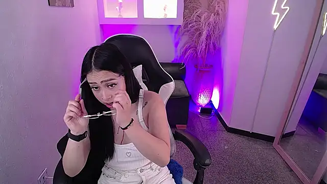 vallolett online show from November 2025 07:58:01 PM