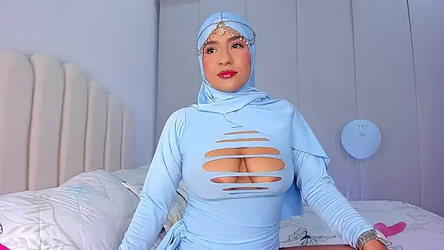 Amira-Zahra online show from April 2026 10:11:01 PM
