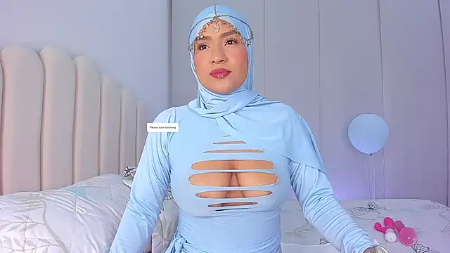 Amira-Zahra online show from April 2026 10:07:02 PM