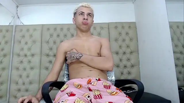 HollmanFronsh online show from December 2025 02:07:02 AM