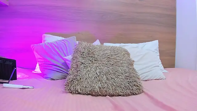 Snapshot of emilyrousee01 chatting on December 2025 07:53:02 PM emilyrousee01 online show from December 2025 07:53:02 PM