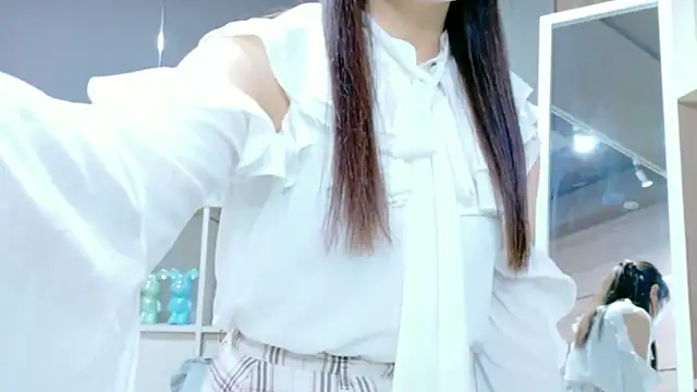 Nami-jpn online show from December 2025 12:21:02 PM