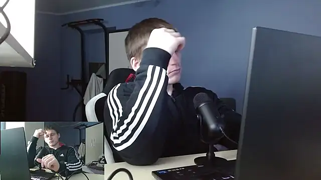 Poliglotjoe1 online show from February 2026 02:59:02 PM