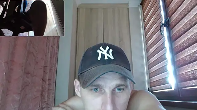 Poliglotjoe1 online show from March 2026 02:24:01 PM