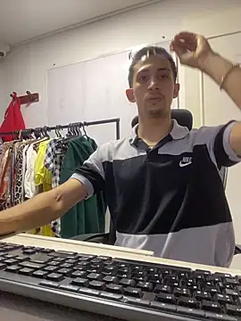 Snapshot of charlie_bass chatting on November 2025 04:03:02 AM charlie bass online show from November 2025 04:03:02 AM