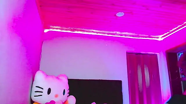 Snapshot of _MileyBerry chatting on February 2026 01:02:02 AM MileyBerry online show from February 2026 01:02:02 AM