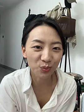 Jinmi125216 online show from April 2026 03:45:01 PM