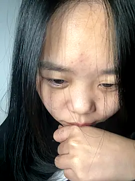 Snapshot of Kiee-lee chatting on November 2025 10:23:01 PM Kiee-lee online show from November 2025 10:23:01 PM