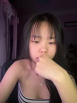Kiee-lee online show from April 2026 06:57:02 PM