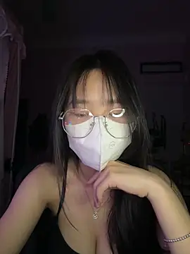 Kiee-lee online show from April 2026 07:31:01 PM