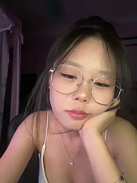 Kiee-lee online show from June 2026 04:33:02 PM