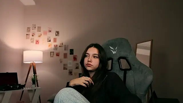 Snapshot of Vexorine chatting on November 2025 07:51:02 PM Vexorine online show from November 2025 07:51:02 PM