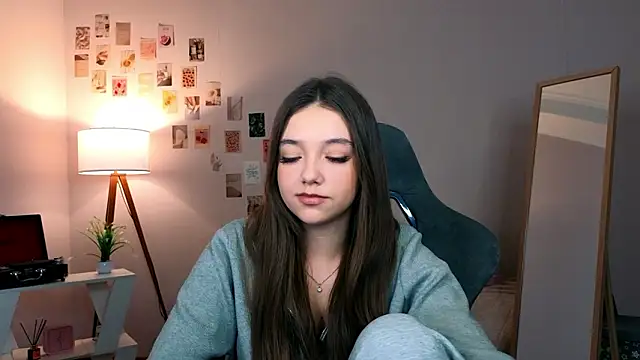 Snapshot of Vexorine chatting on February 2026 08:05:01 PM Vexorine online show from February 2026 08:05:01 PM