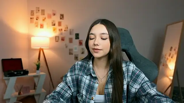 Snapshot of Vexorine chatting on March 2026 07:40:01 PM Vexorine online show from March 2026 07:40:01 PM