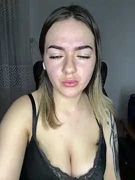 Snapshot of SoniaLav chatting on February 2026 07:30:02 PM SoniaLav online show from February 2026 07:30:02 PM