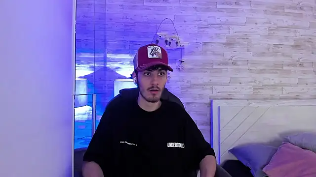 Emir Ozan  online show from February 2026 07:01:02 PM