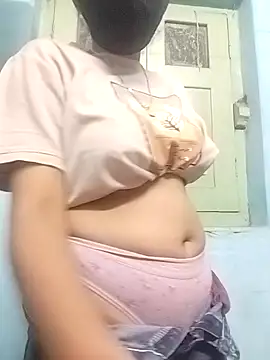 Snapshot of Miss_tinaaa chatting on December 2025 12:14:02 PM Miss tinaaa online show from December 2025 12:14:02 PM