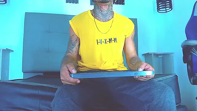 Hot Latino x online show from January 2026 12:40:02 PM