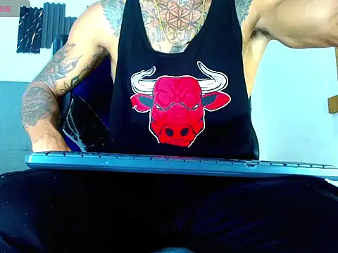 Hot Latino x online show from February 2026 07:17:02 PM