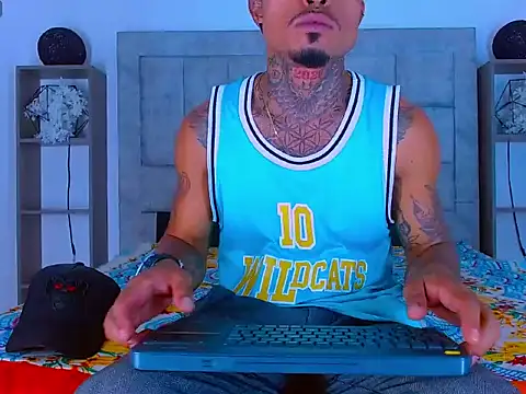 Hot Latino x online show from February 2026 12:49:01 PM