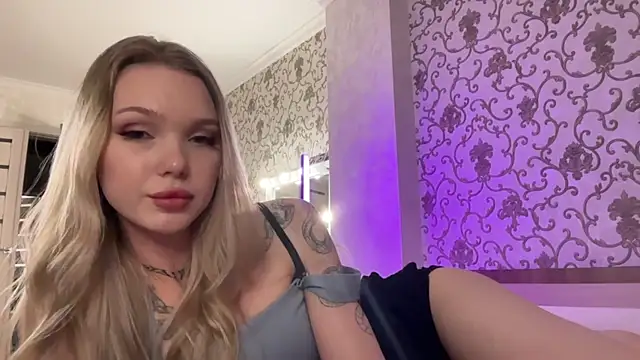 Amelly 04Sun online show from December 2025 07:11:02 PM