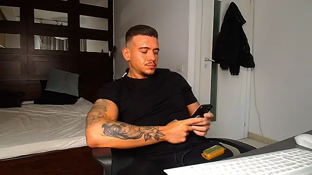 Snapshot of ElijahThorne chatting on February 2026 09:42:02 AM ElijahThorne online show from February 2026 09:42:02 AM