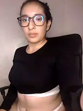 kira-stormm online show from June 2026 02:53:01 AM