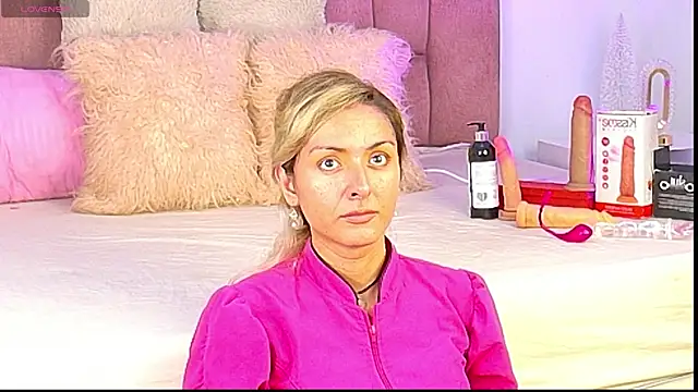 Snapshot of Lunitaa_Diva chatting on December 2025 01:09:01 PM Lunitaa Diva online show from December 2025 01:09:01 PM