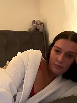 Kerysmae online show from November 2025 07:59:02 PM