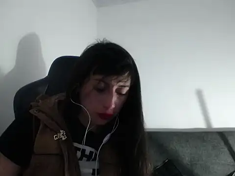 Snapshot of luisa_homes chatting on December 2025 11:00:01 PM luisa homes online show from December 2025 11:00:01 PM