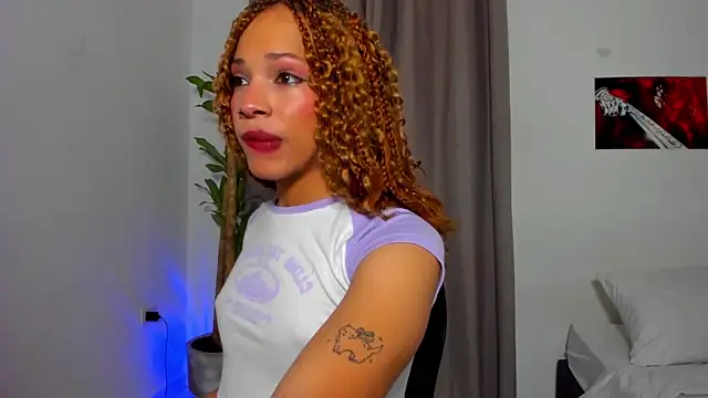 Catty Noir online show from December 2025 07:21:01 PM