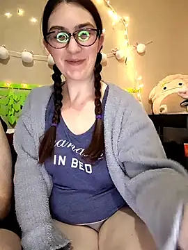 LaylaLucis online show from March 2026 04:18:01 AM