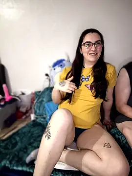 LaylaLucis online show from April 2026 03:48:01 AM