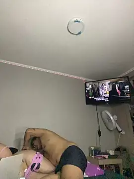 Snapshot of esquinadelmorbo chatting on December 2025 04:20:02 AM esquinadelmorbo online show from December 2025 04:20:02 AM