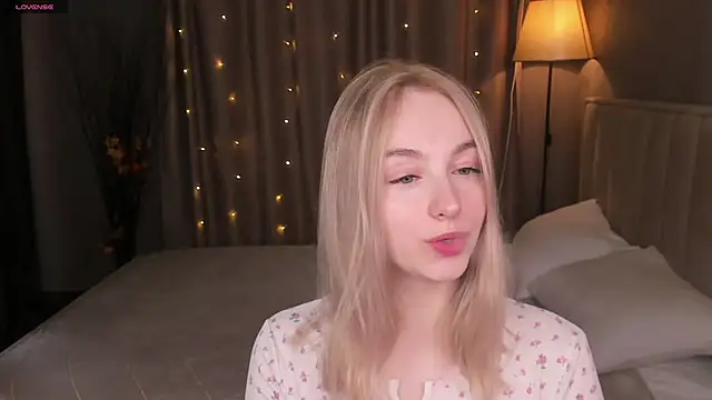 Shy Polly online show from April 2026 12:08:01 AM