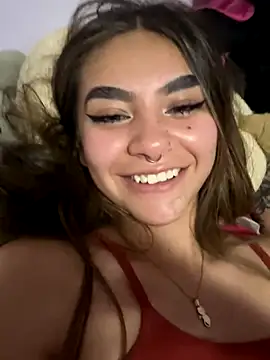 Snapshot of Yunaraa chatting on November 2025 03:29:02 AM Yunaraa online show from November 2025 03:29:02 AM