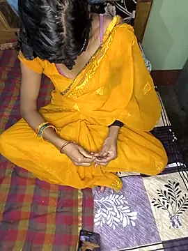 Laxmidevi000 online show from April 2026 04:08:01 PM