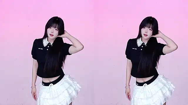 Snapshot of CM---002 chatting on March 2026 01:44:01 AM CM---002 online show from March 2026 01:44:01 AM