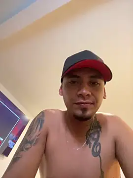 Snapshot of 1Panini21 chatting on December 2025 06:03:02 PM 1Panini21 online show from December 2025 06:03:02 PM