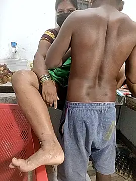 Snapshot of Desicouple1706 chatting on January 2026 02:08:01 PM Desicouple1706 online show from January 2026 02:08:01 PM