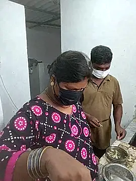 Snapshot of Desicouple1706 chatting on January 2026 03:44:02 AM Desicouple1706 online show from January 2026 03:44:02 AM