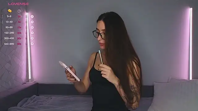 KikkyMi online show from November 2025 08:19:02 PM