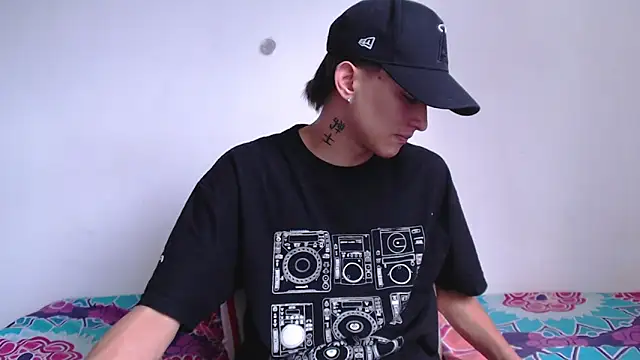 Snapshot of Darsel_night chatting on December 2025 07:45:02 PM Darsel night online show from December 2025 07:45:02 PM