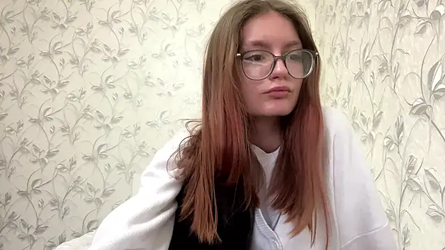 Snapshot of TishGiardino chatting on December 2025 01:04:02 AM TishGiardino online show from December 2025 01:04:02 AM