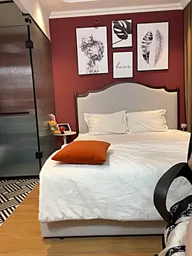 Queen-of-Love online show from November 2025 06:26:02 AM