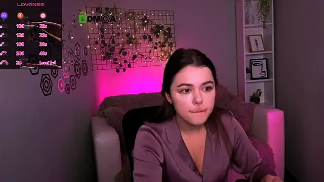 Snapshot of maddycats chatting on December 2025 08:47:02 PM maddycats online show from December 2025 08:47:02 PM